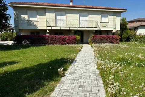 VILLA INDIPENDENTE - VIA CROTTI