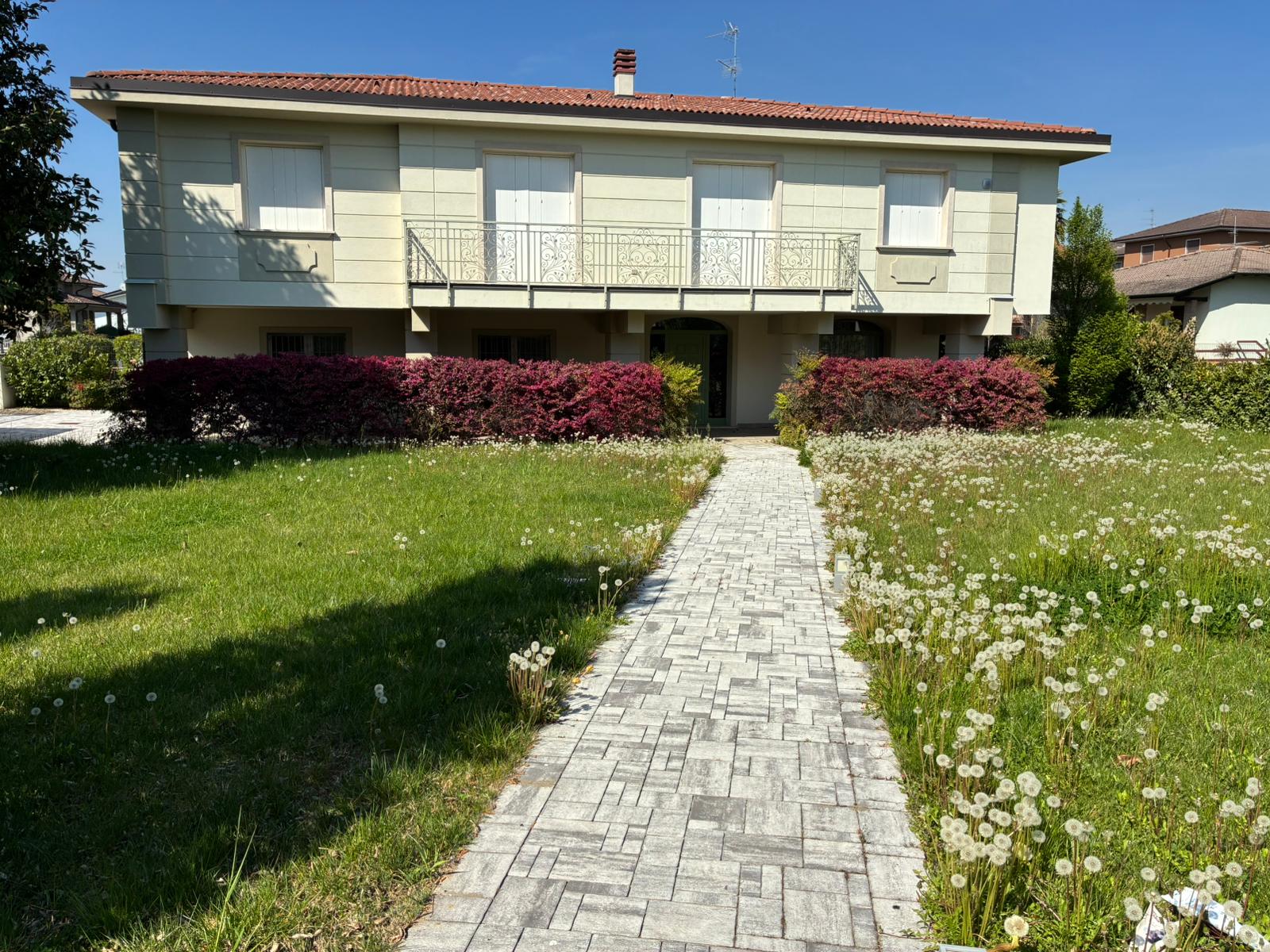 VILLA INDIPENDENTE - VIA CROTTI